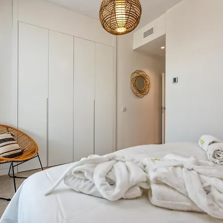 公寓 Vivi Homes - Bambu Pool, Gym, Sauna & 托雷莫利诺斯